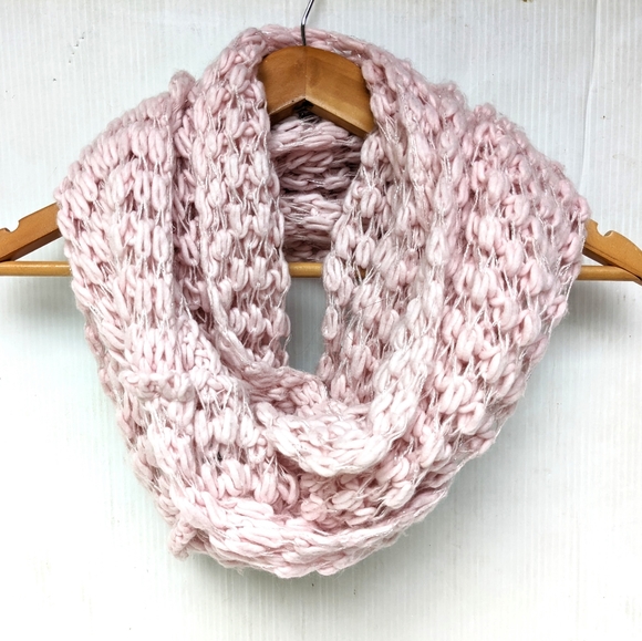 Rue21 Accessories - RUE 21 blush pink chunky knit infinity scarf
